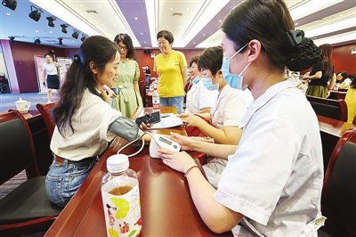 守护职场健康，服务暖企心——记“健康义诊进企业”专项咨询服务活动